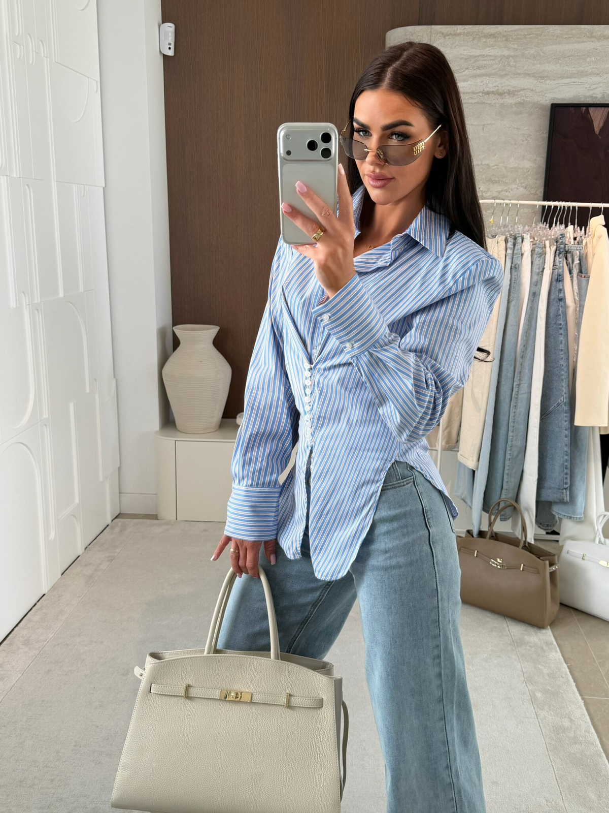 CAMISA DE RAYAS AZULES Y BLANCAS