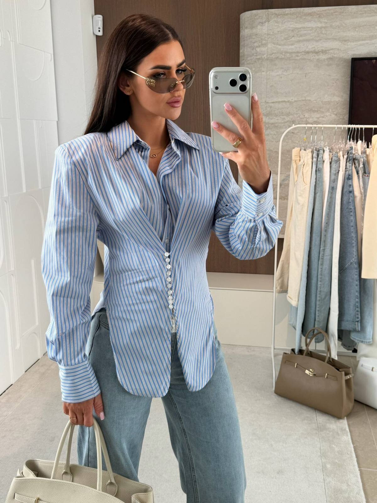 CAMISA DE RAYAS AZULES Y BLANCAS