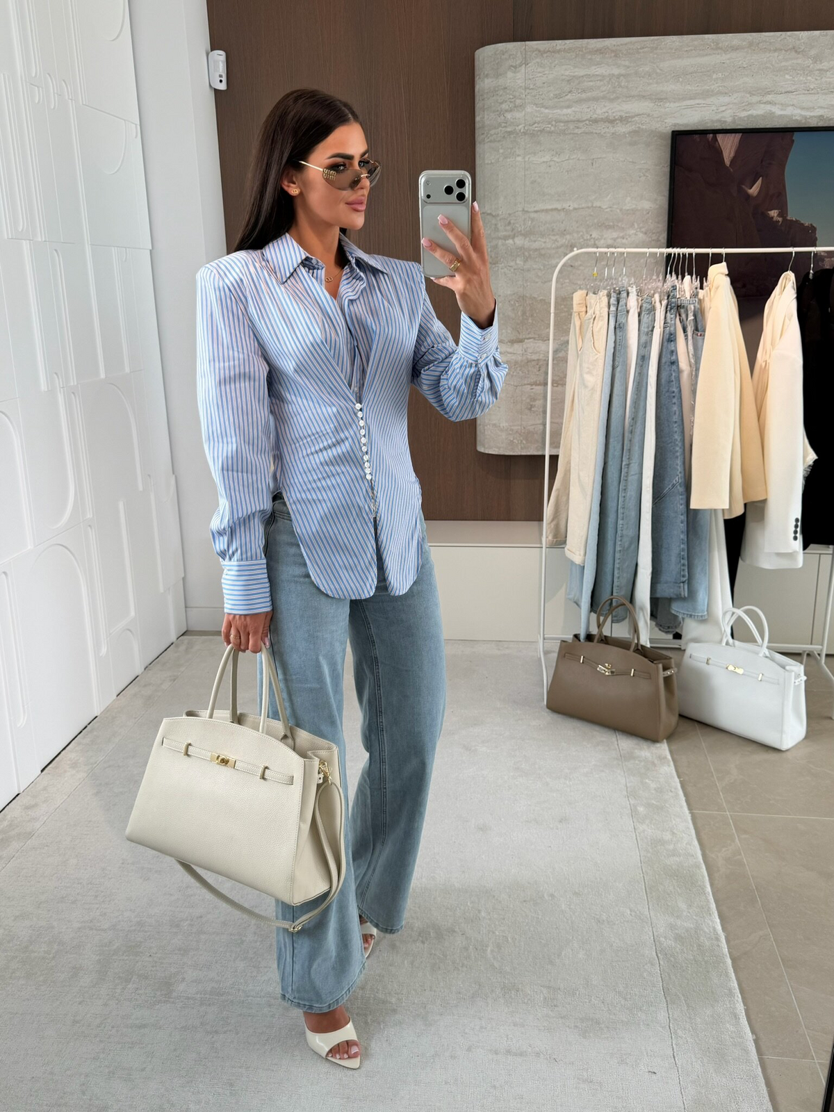 CAMISA DE RAYAS AZULES Y BLANCAS